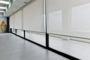 Cómo deben quedar las cortinas roller